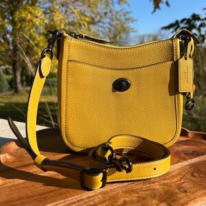 Coach Chaise 19 Crossbody Flax Yellow CC390 Gunmetal EUC